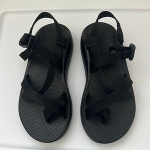 Mens Chacos black size 9